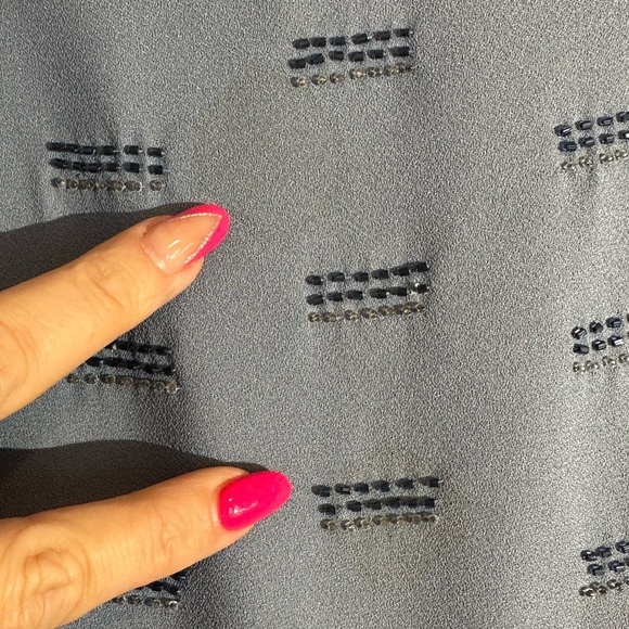 Does have a couple of small stains, needs to be cleaned - Picture 4 of 16